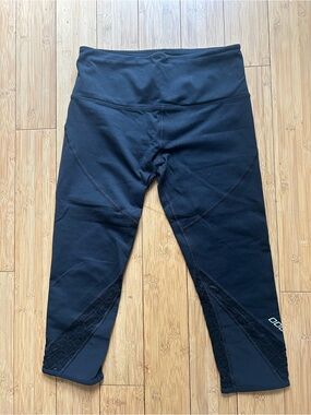Lorna Jane Black Cropped Leggings with Textured Side Panels